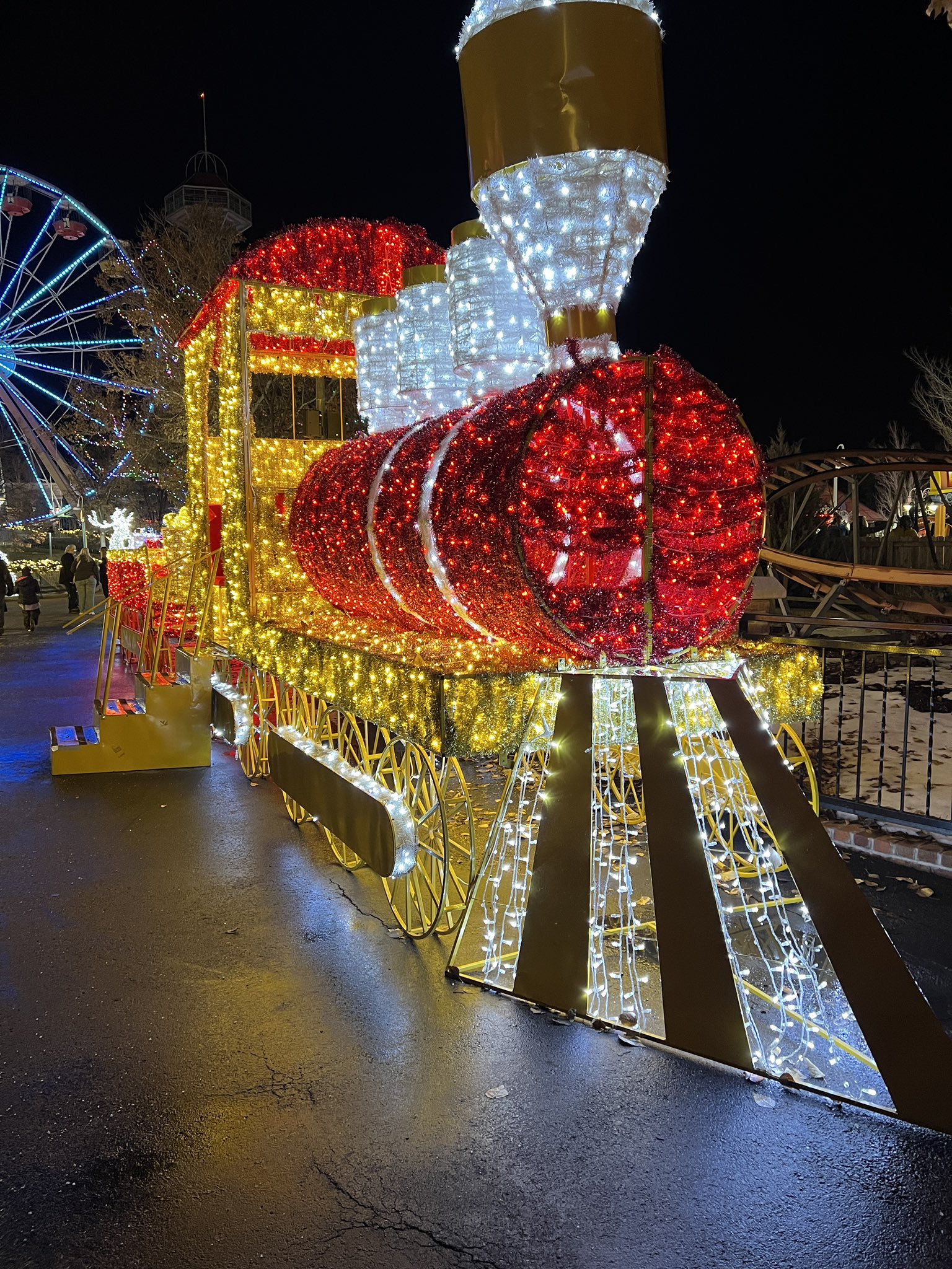 Holiday Event Returns to Elitch Gardens Glendale Cherry Creek Chronicle